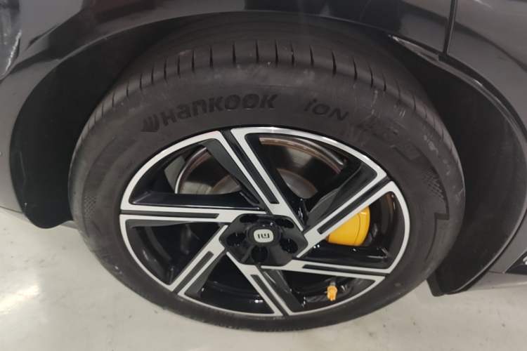 Used Xiaomi Auto YU7 2025 Ultra-Long Range All-Wheel Drive Pro Version Right Rear Wheel Hub