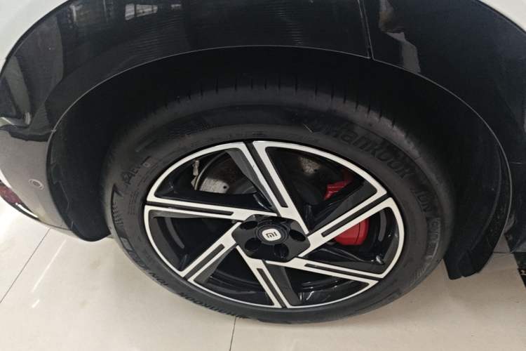 Used Xiaomi Auto YU7 2025 Ultra-Long Range High-Performance All-Wheel-Drive Max Edition Right Rear Wheel Hub