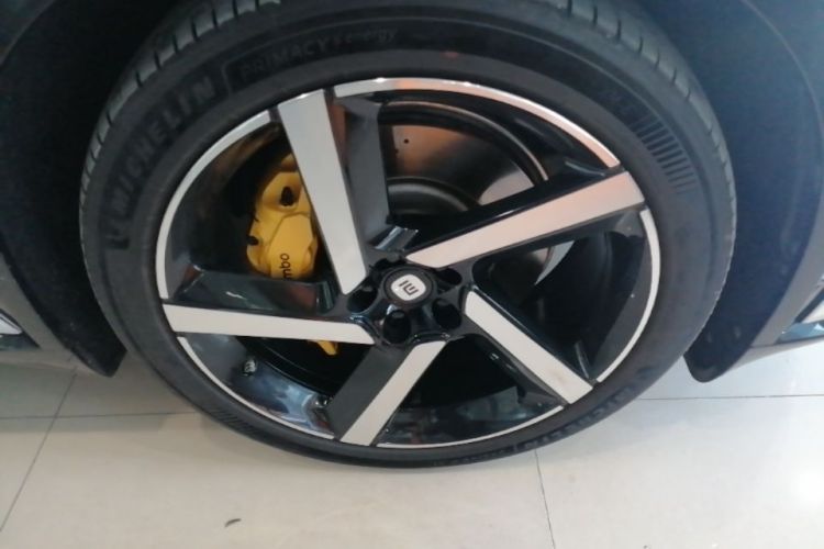 Used Xiaomi Auto YU7 2025 Ultra-Long Range High-Performance All-Wheel-Drive Max Edition Right Rear Wheel Hub