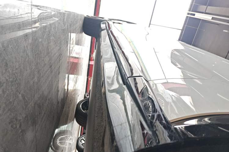 Used Xiaomi Auto YU7 2025 Ultra-Long Range High-Performance All-Wheel-Drive Max Edition Right Side Sill