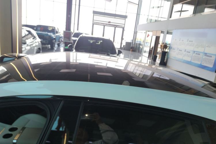 Used Xiaomi Auto YU7 2025 Ultra-Long Range Rear-Wheel Drive Version Roof