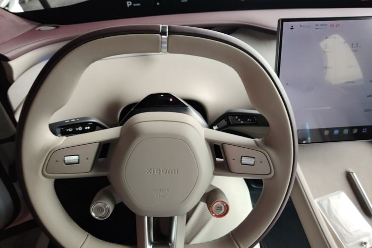 Used Xiaomi Auto YU7 2025 Ultra-Long Range High-Performance All-Wheel-Drive Max Edition Steering Wheel