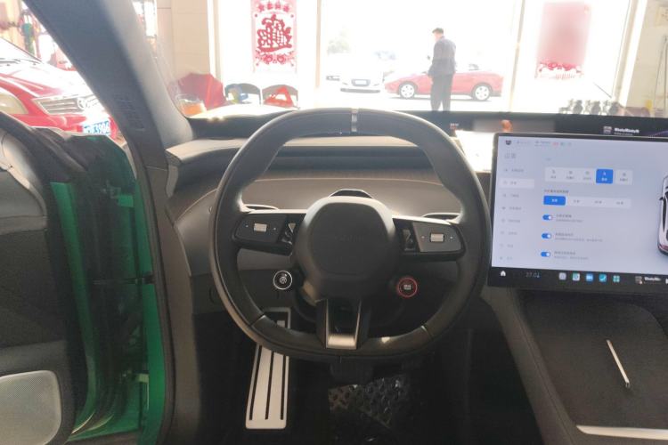 Used Xiaomi Auto YU7 2025 Ultra-Long Range Rear-Wheel Drive Version Steering Wheel