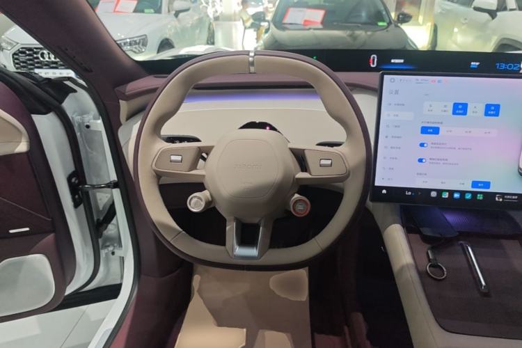 Used Xiaomi Auto YU7 2025 Ultra-Long Range Rear-Wheel Drive Version Steering Wheel