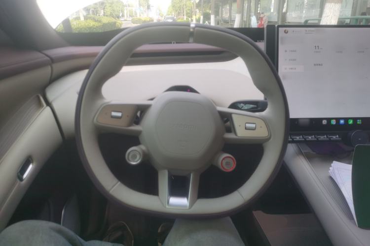 Used Xiaomi Auto YU7 2025 Ultra-Long Range Rear-Wheel Drive Version Steering Wheel