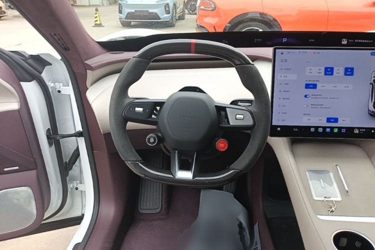 Used Xiaomi Auto YU7 2025 Ultra-Long Range High-Performance All-Wheel-Drive Max Edition Steering Wheel