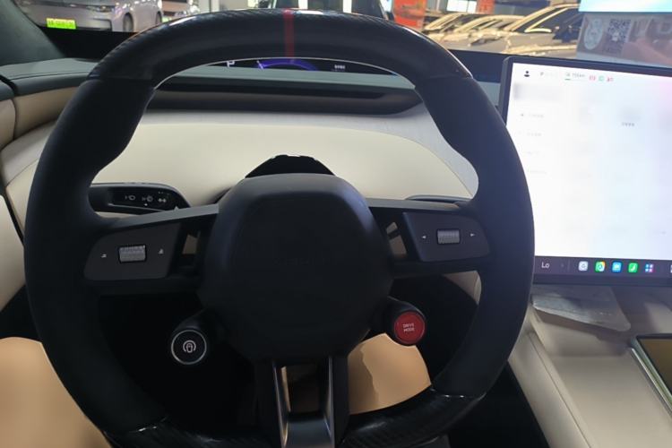 Used Xiaomi Auto YU7 2025 Ultra-Long Range High-Performance All-Wheel-Drive Max Edition Steering Wheel