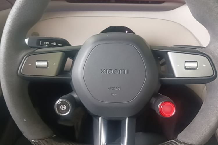 Used Xiaomi Auto YU7 2025 Ultra-Long Range High-Performance All-Wheel-Drive Max Edition Steering Wheel
