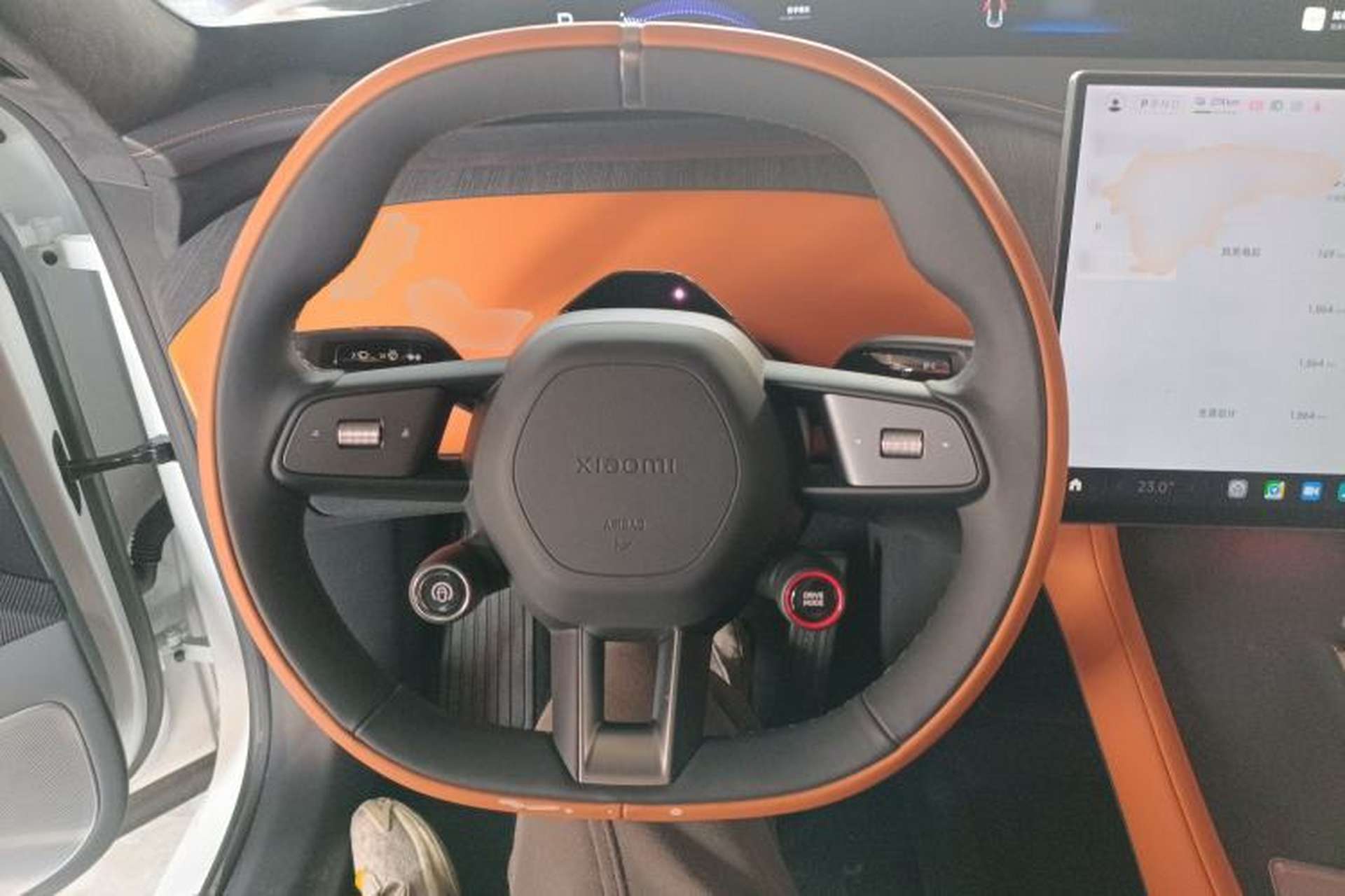 Used Xiaomi Auto YU7 2025 Ultra-Long Range High-Performance All-Wheel-Drive Max Edition Steering Wheel