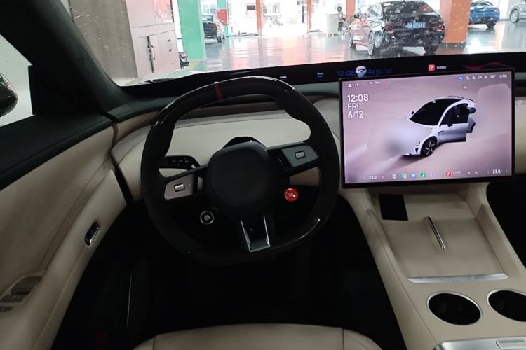 Used Xiaomi Auto YU7 2025 Ultra-Long Range High-Performance All-Wheel-Drive Max Edition Steering Wheel
