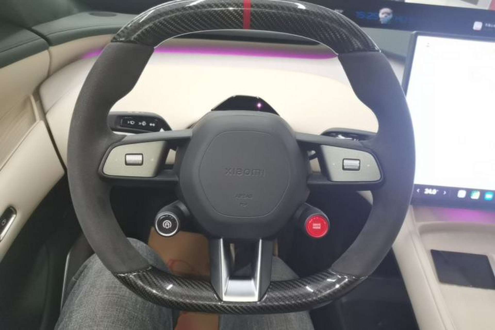 Used Xiaomi Auto YU7 2025 Ultra-Long Range High-Performance All-Wheel-Drive Max Edition Steering Wheel