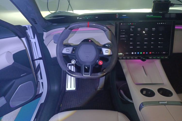 Used Xiaomi Auto YU7 2025 Ultra-Long Range High-Performance All-Wheel-Drive Max Edition Steering Wheel