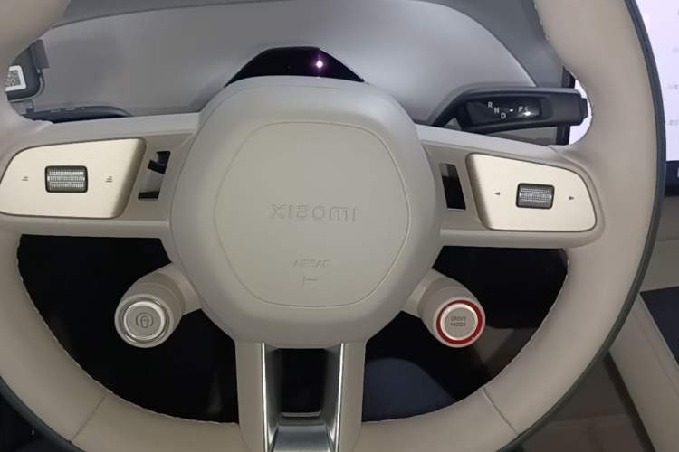 Used Xiaomi Auto YU7 2025 Ultra-Long Range High-Performance All-Wheel-Drive Max Edition Steering Wheel