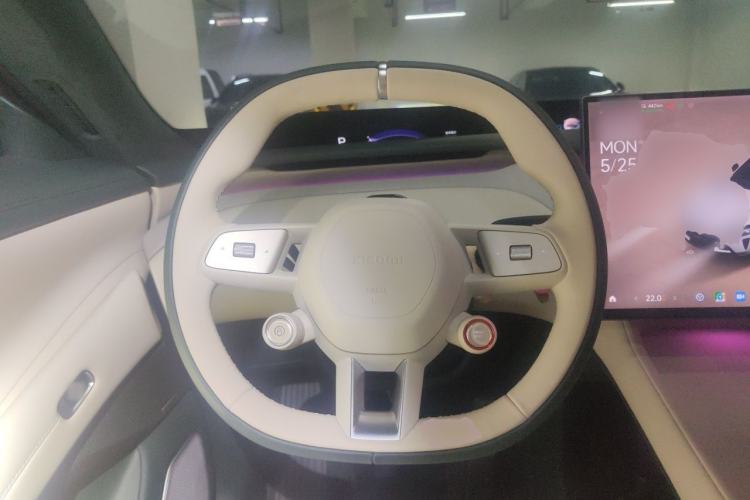 Used Xiaomi Auto YU7 2025 Ultra-Long Range High-Performance All-Wheel-Drive Max Edition Steering Wheel