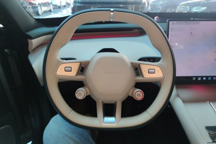Used Xiaomi Auto YU7 2025 Ultra-Long Range Rear-Wheel Drive Version Steering Wheel
