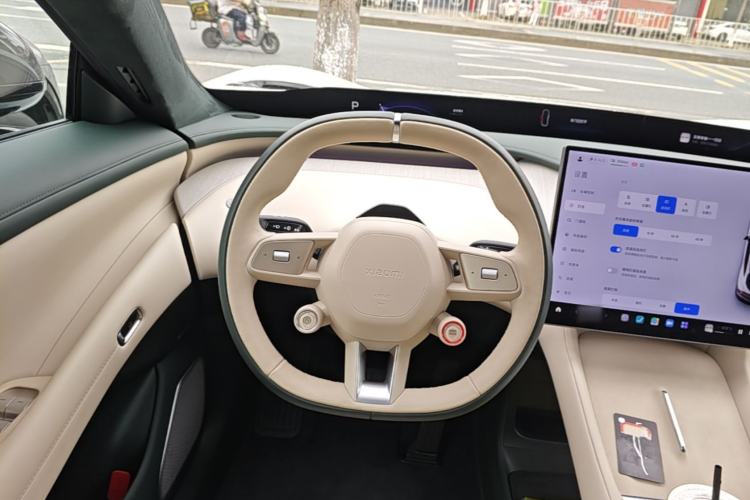 Used Xiaomi Auto YU7 2025 Ultra-Long Range High-Performance All-Wheel-Drive Max Edition Steering Wheel