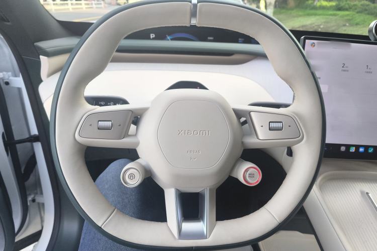 Used Xiaomi Auto YU7 2025 Ultra-Long Range Rear-Wheel Drive Version Steering Wheel
