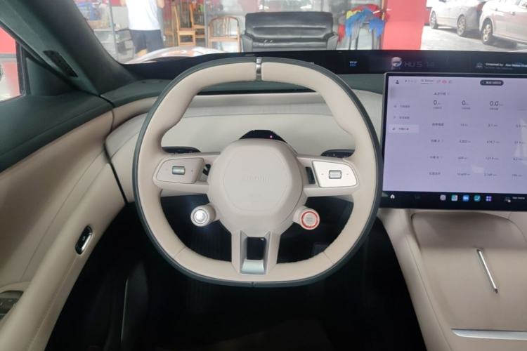 Used Xiaomi Auto YU7 2025 Ultra-Long Range High-Performance All-Wheel-Drive Max Edition Steering Wheel
