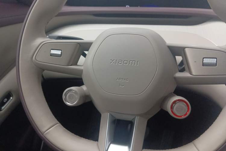 Used Xiaomi Auto YU7 2025 Ultra-Long Range High-Performance All-Wheel-Drive Max Edition Steering Wheel