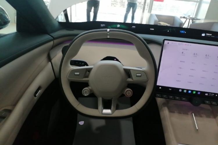 Used Xiaomi Auto YU7 2025 Ultra-Long Range High-Performance All-Wheel-Drive Max Edition Steering Wheel