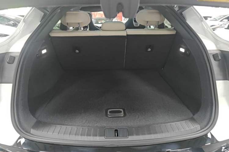 Used Xiaomi Auto YU7 2025 Ultra-Long Range High-Performance All-Wheel-Drive Max Edition Trunk
