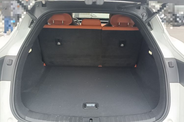 Used Xiaomi Auto YU7 2025 Ultra-Long Range High-Performance All-Wheel-Drive Max Edition Trunk