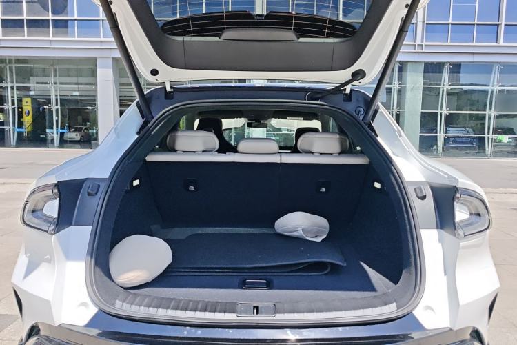 Used Xiaomi Auto YU7 2025 Ultra-Long Range High-Performance All-Wheel-Drive Max Edition Trunk