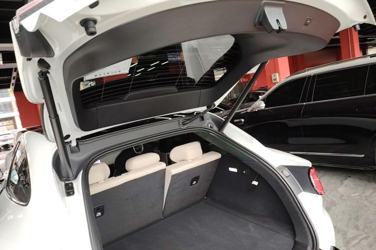 Used Xiaomi Auto YU7 2025 Ultra-Long Range High-Performance All-Wheel-Drive Max Edition Trunk