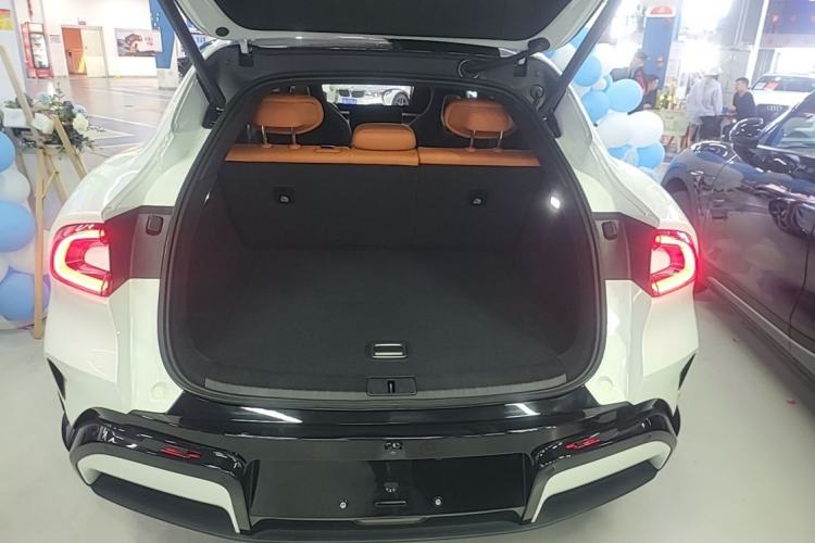 Used Xiaomi Auto YU7 2025 Ultra-Long Range High-Performance All-Wheel-Drive Max Edition Trunk