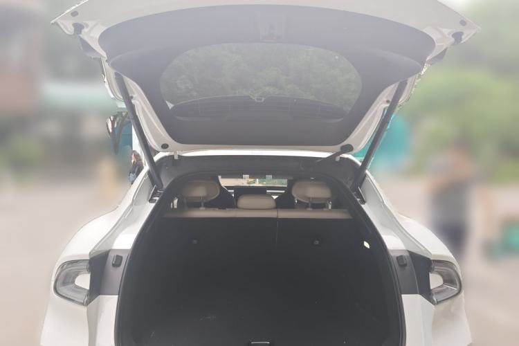 Used Xiaomi Auto YU7 2025 Ultra-Long Range High-Performance All-Wheel-Drive Max Edition Trunk