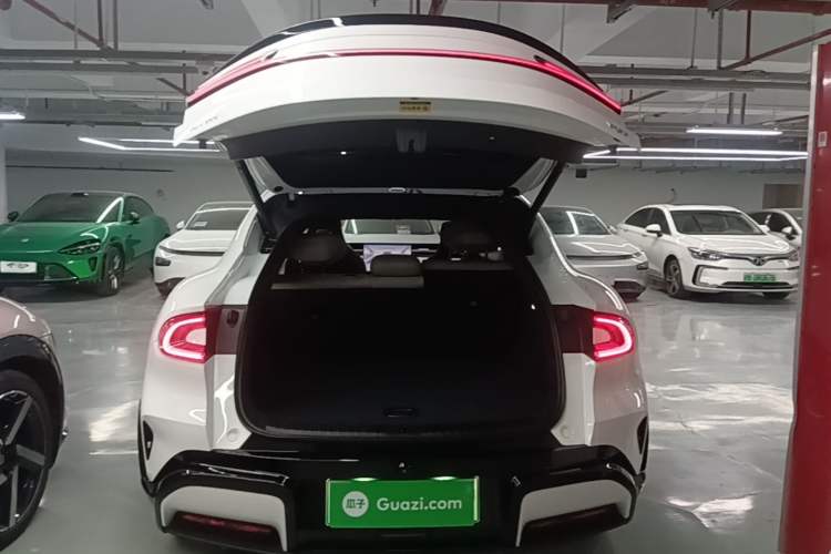 Used Xiaomi Auto YU7 2025 Ultra-Long Range Rear-Wheel Drive Version Trunk