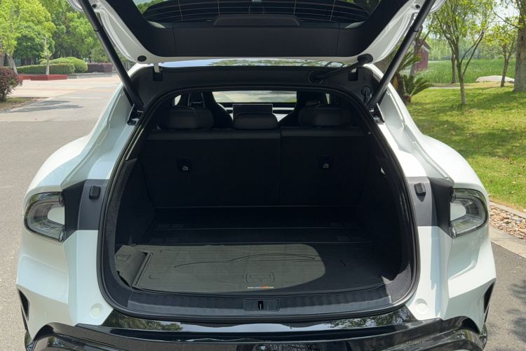 Used Xiaomi Auto YU7 2025 Ultra-Long Range All-Wheel Drive Pro Version Trunk