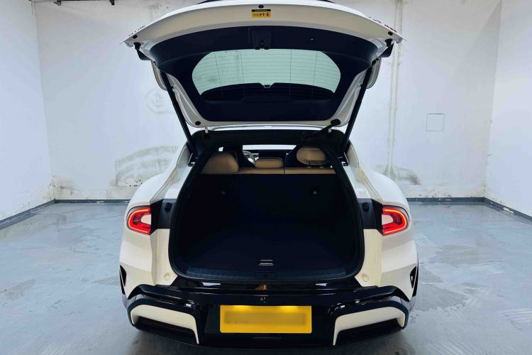 Used Xiaomi Auto YU7 2025 Ultra-Long Range High-Performance All-Wheel-Drive Max Edition Trunk