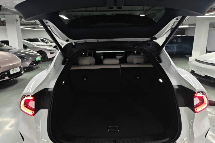 Used Xiaomi Auto YU7 2025 Ultra-Long Range High-Performance All-Wheel-Drive Max Edition Trunk