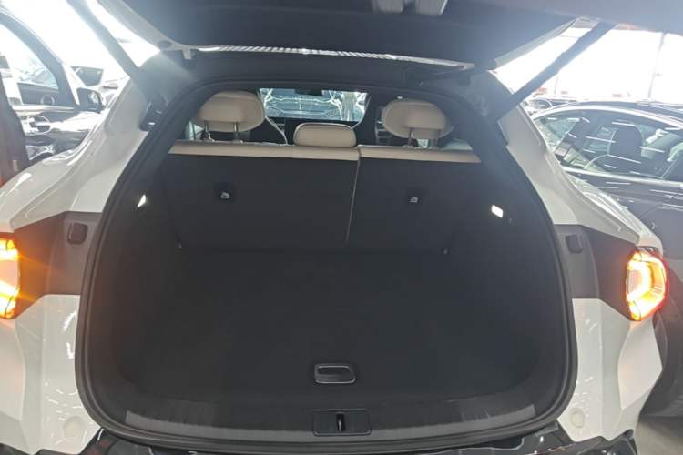 Used Xiaomi Auto YU7 2025 Ultra-Long Range All-Wheel Drive Pro Version Trunk