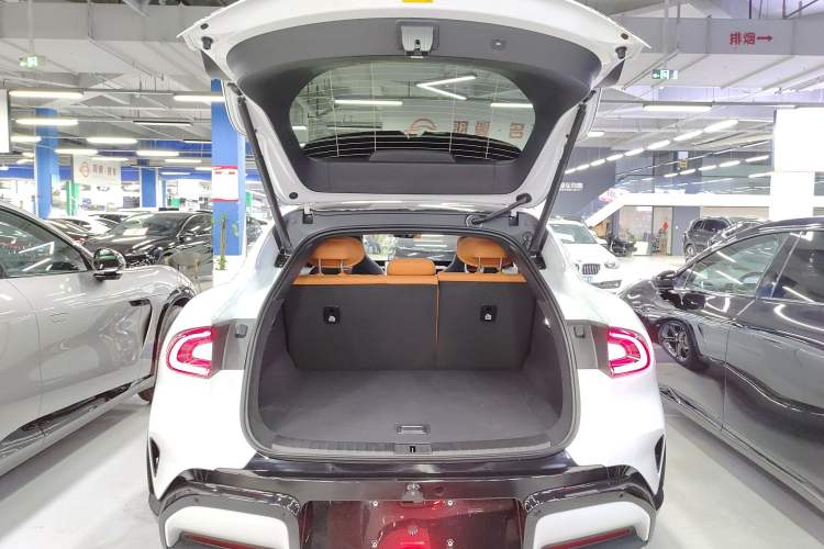Used Xiaomi Auto YU7 2025 Ultra-Long Range High-Performance All-Wheel-Drive Max Edition Trunk