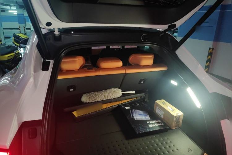 Used Xiaomi Auto YU7 2025 Ultra-Long Range High-Performance All-Wheel-Drive Max Edition Trunk