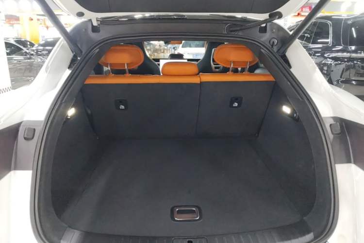 Used Xiaomi Auto YU7 2025 Ultra-Long Range High-Performance All-Wheel-Drive Max Edition Trunk
