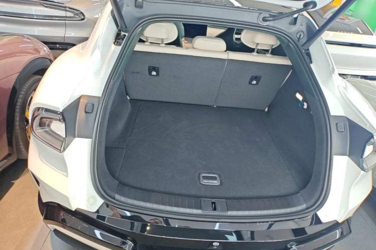 Used Xiaomi Auto YU7 2025 Ultra-Long Range High-Performance All-Wheel-Drive Max Edition Trunk