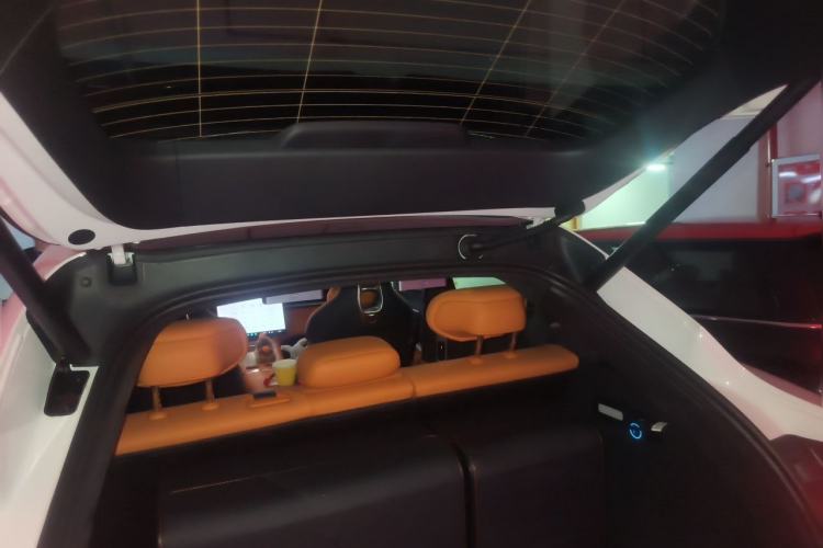 Used Xiaomi Auto YU7 2025 Ultra-Long Range High-Performance All-Wheel-Drive Max Edition Trunk
