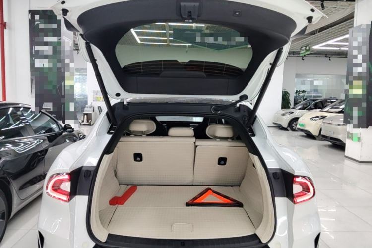 Used Xiaomi Auto YU7 2025 Ultra-Long Range High-Performance All-Wheel-Drive Max Edition Trunk