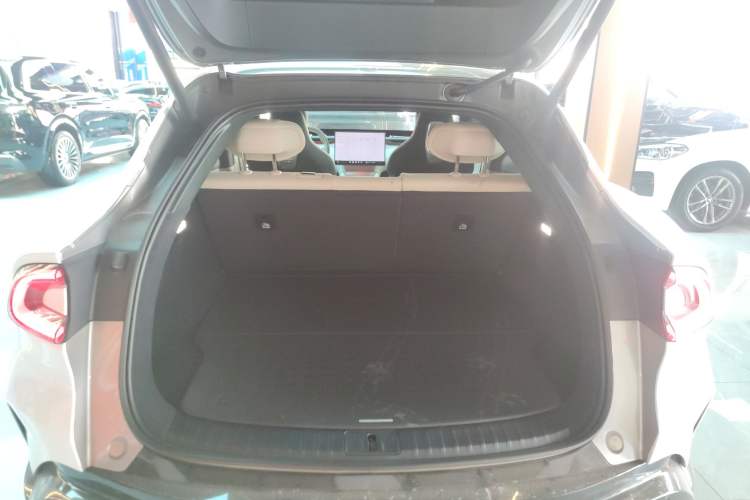 Used Xiaomi Auto YU7 2025 Ultra-Long Range Rear-Wheel Drive Version Trunk
