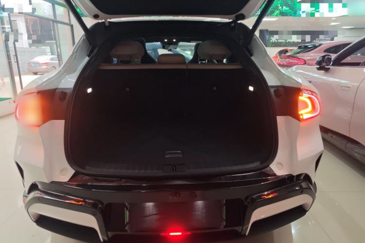 Used Xiaomi Auto YU7 2025 Ultra-Long Range High-Performance All-Wheel-Drive Max Edition Trunk