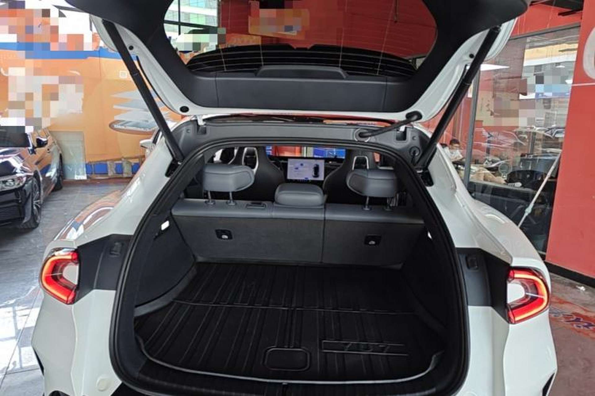 Used Xiaomi Auto YU7 2025 Ultra-Long Range High-Performance All-Wheel-Drive Max Edition Trunk
