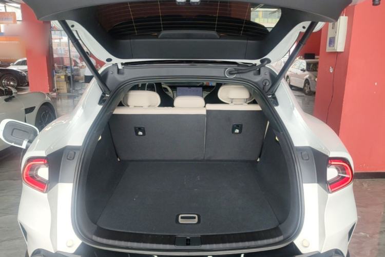 Used Xiaomi Auto YU7 2025 Ultra-Long Range High-Performance All-Wheel-Drive Max Edition Trunk