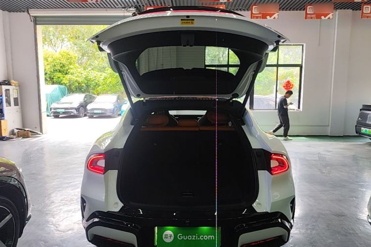 Used Xiaomi Auto YU7 2025 Ultra-Long Range High-Performance All-Wheel-Drive Max Edition Trunk