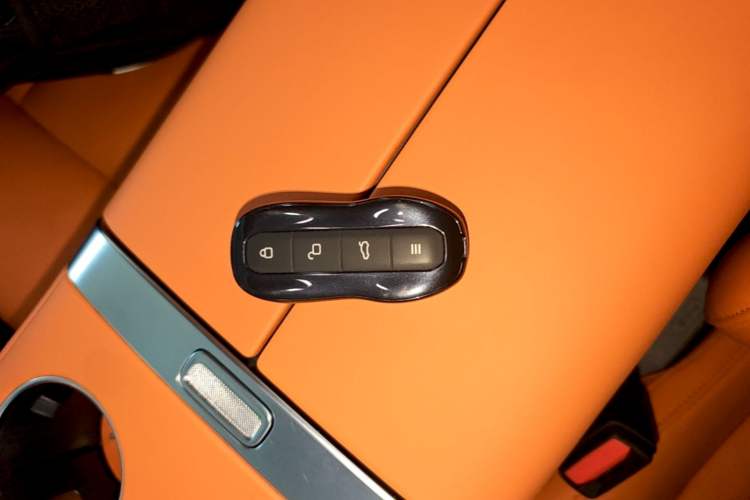 Used Xiaomi Auto YU7 2025 Ultra-Long Range Rear-Wheel Drive Version Vehicle Key
