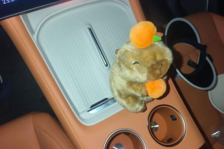 Used Xiaomi Auto YU7 2025 Ultra-Long Range High-Performance All-Wheel-Drive Max Edition Vehicle Key