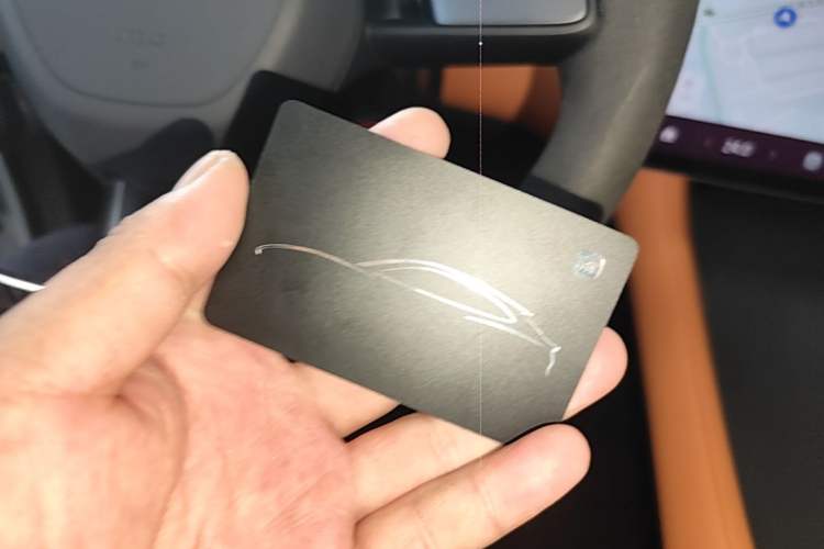 Used Xiaomi Auto YU7 2025 Ultra-Long Range High-Performance All-Wheel-Drive Max Edition Vehicle Key