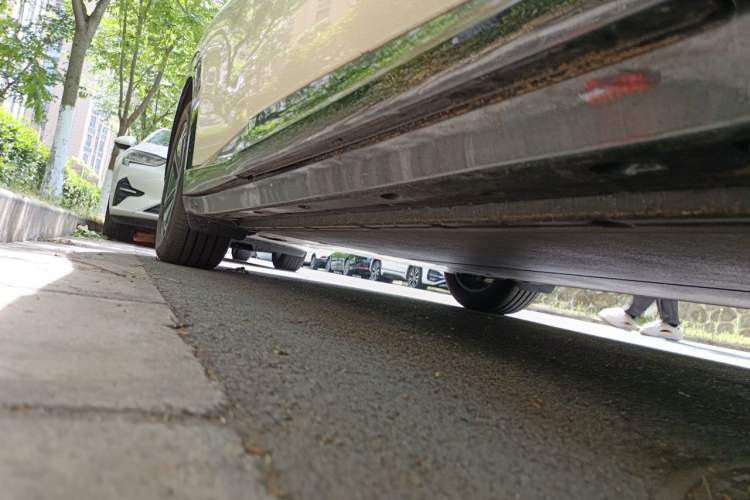 Used Xiaomi Auto YU7 2025 Ultra-Long Range Rear-Wheel Drive Version Chassis Front Right